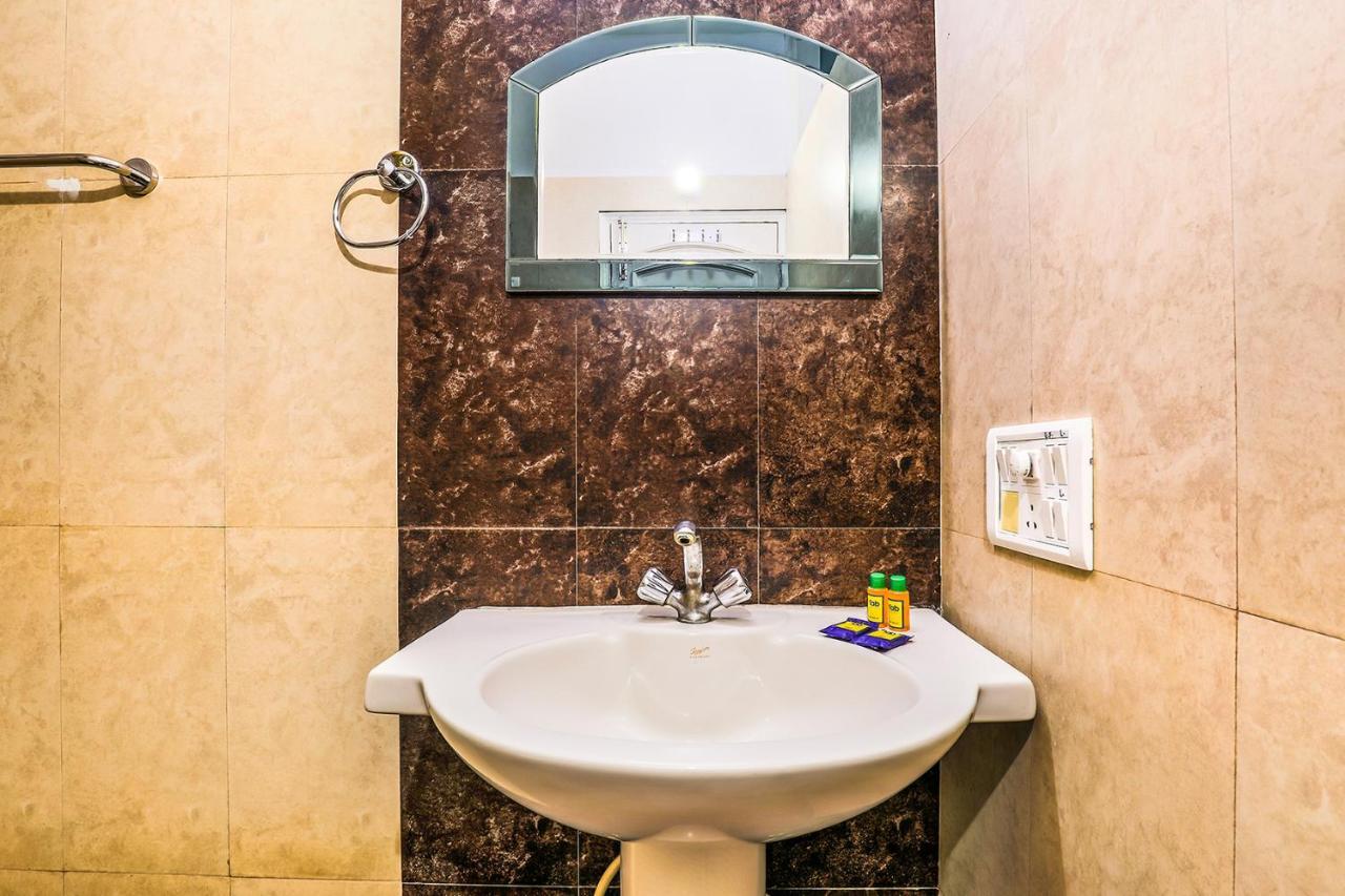 Hotel Fabexpress Hemkunt Mansion Noida Esterno foto