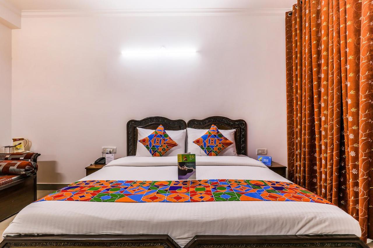 Hotel Fabexpress Hemkunt Mansion Noida Esterno foto