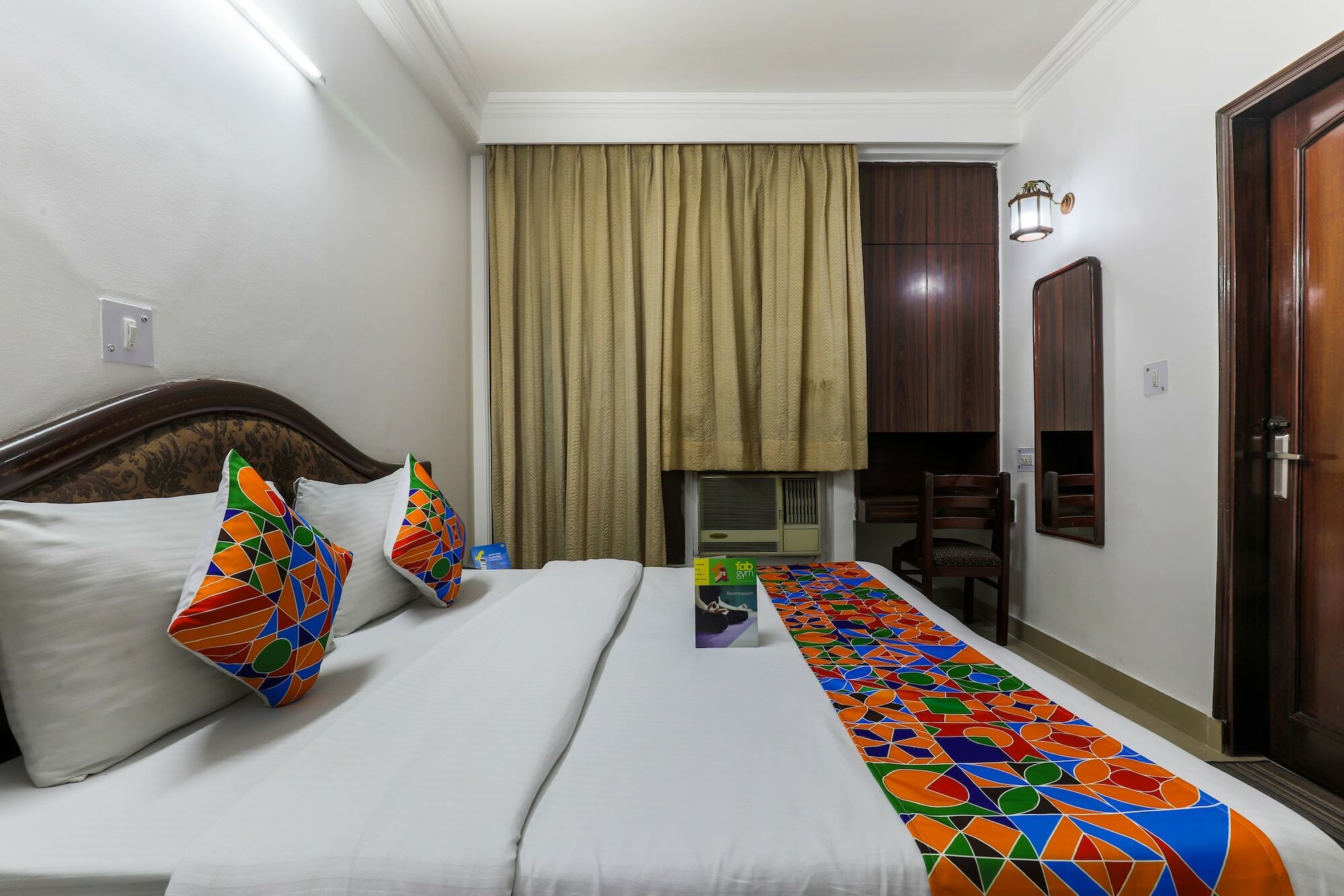 Hotel Fabexpress Hemkunt Mansion Noida Esterno foto